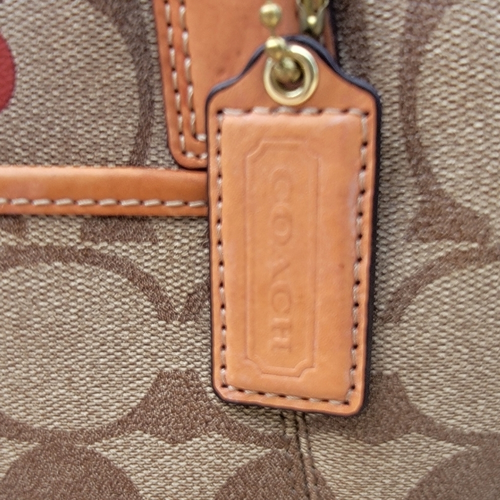 Coach Classic Peyton Clover Tote - Picture 4 of 15